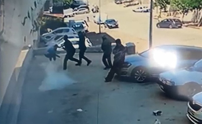 Çiçek hırsızlığı kavgasında 2 kişiyi öldüren sanık hakkında yakalama kararı çıktı 7 cicek hirsizligi kavgasinda 2 kisiyi olduren sanik hakkinda yakalama karari cikti 3 XrNCBbCL