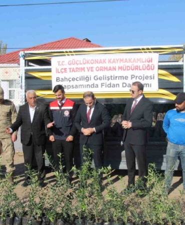 ciftcilere-4-bin-zeytin-fidani-dagitildi-QNDOO4sv.jpg