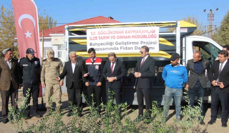 ciftcilere-4-bin-zeytin-fidani-dagitildi-QNDOO4sv.jpg