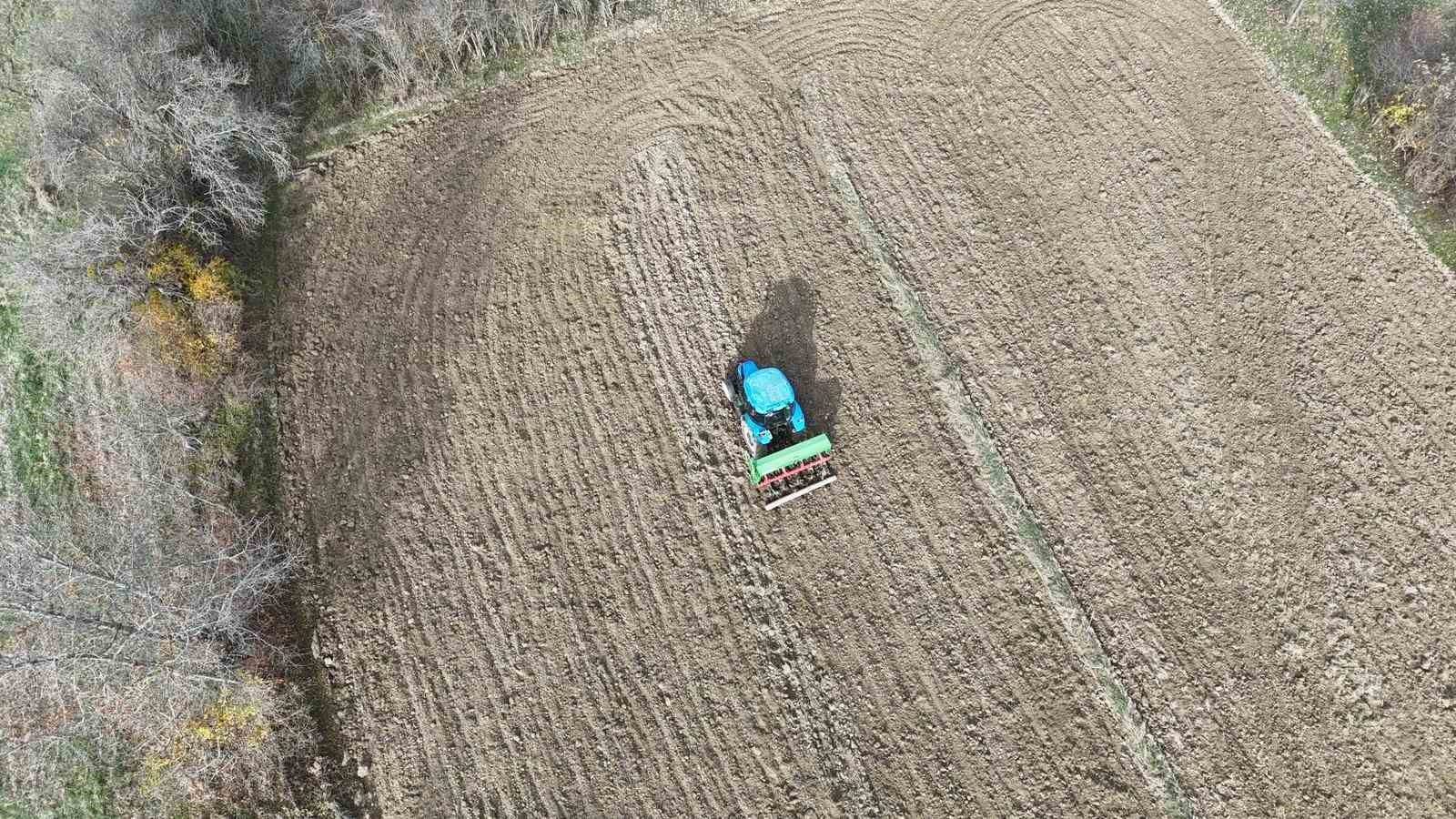 ciftcilerin ekim mesaisi basladi 12 bin yillik siyez toprakla bulustu 1 fBU9OM1i