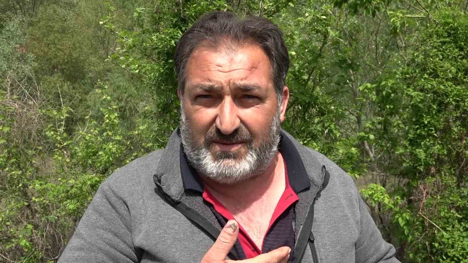 ciftcinin taskin nobeti arazisindeki bitkiler yesilirmaktan sizan suyun altinda kaldi 7 VOBlMJHr