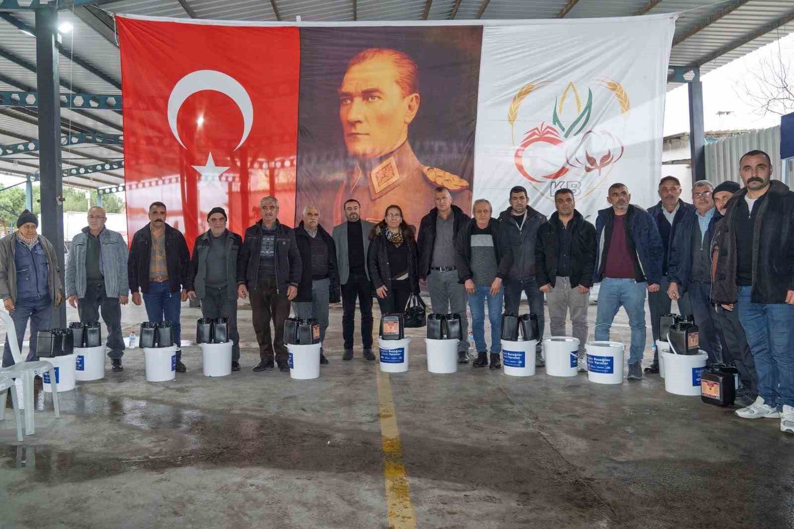 ciftciye buzagi kiti ve dezenfektan destegi 4