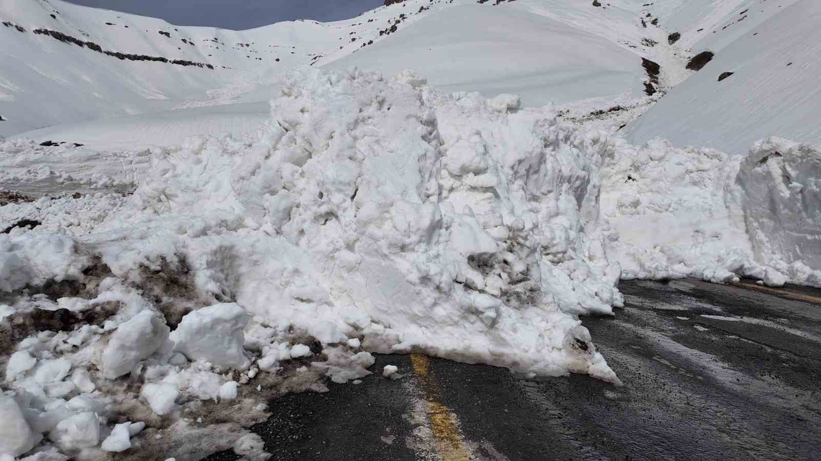 cig dusen yolu acma calismalari baslatildi 1 wdsGThAu