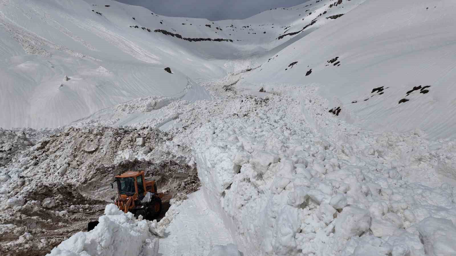 cig dusen yolu acma calismalari baslatildi 3