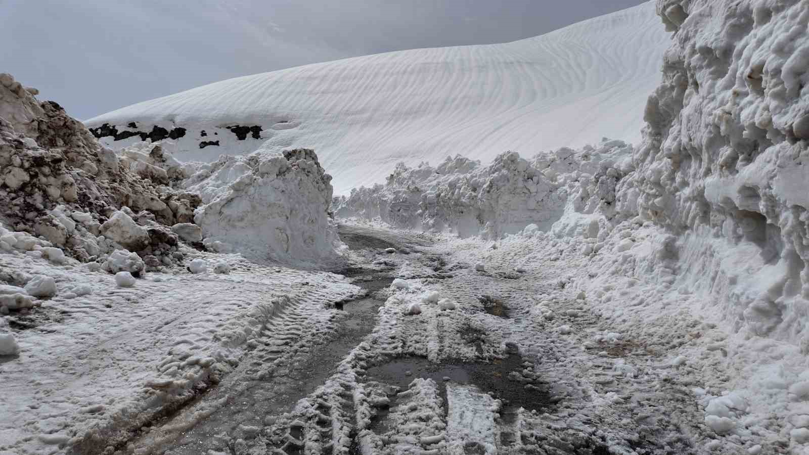 cig dusen yolu acma calismalari baslatildi 9 WllUvMKy