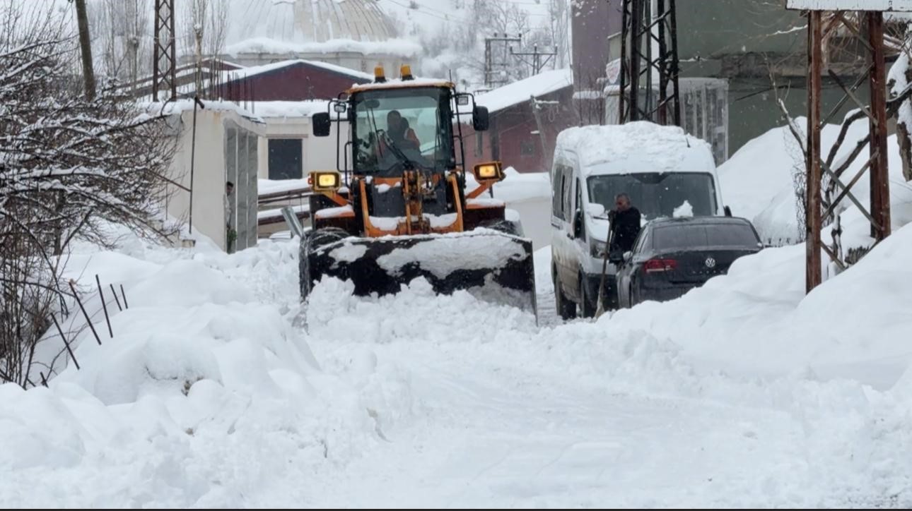 cig riski nedeniyle kapali 30 koy yolu icin calisma baslatildi 2