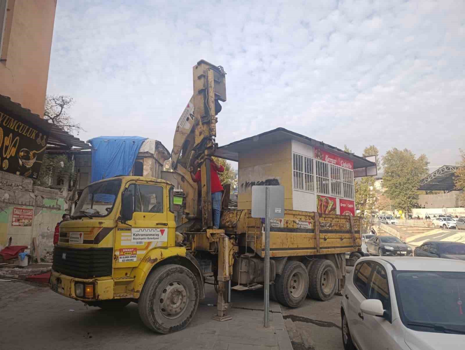 Çiğköfteye deterjan kabıyla sos döken esnafa 250 bin TL ceza: İş yeri kapatılıp kaldırıldı 8 cigkofteye deterjan kabiyla sos doken esnafa 250 bin tl ceza is yeri kapatilip kaldirildi fNFd5z7S