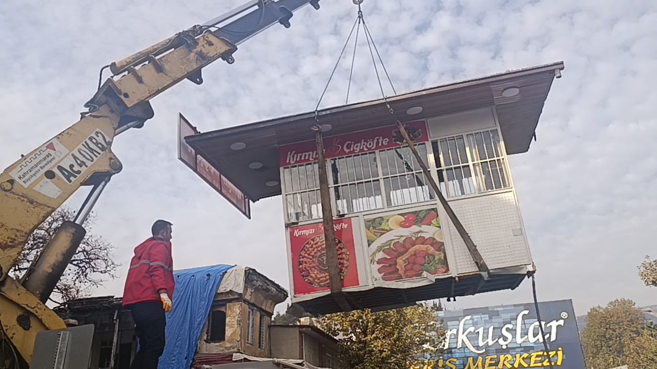Çiğköfteye deterjan kabıyla sos döken esnafa 250 bin TL ceza: İş yeri kapatılıp kaldırıldı 6 cigkofteye deterjan kabiyla sos doken esnafa 250 bin tl ceza is yeri kapatilip kaldirildi hnYbQNSu