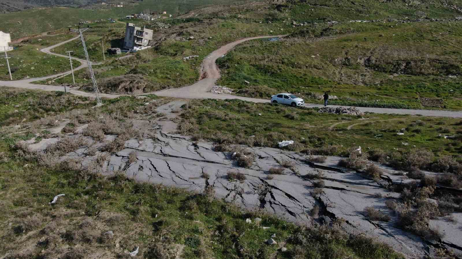 ciglide cop tesisinin neden oldugu heyelan mahalleyi yutuyor 1 Gf8vRbdL