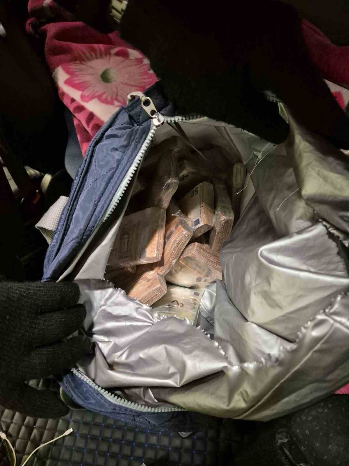 cikolata dolu cantadan 220 bin euro cikti 2 aLRy5Vkl