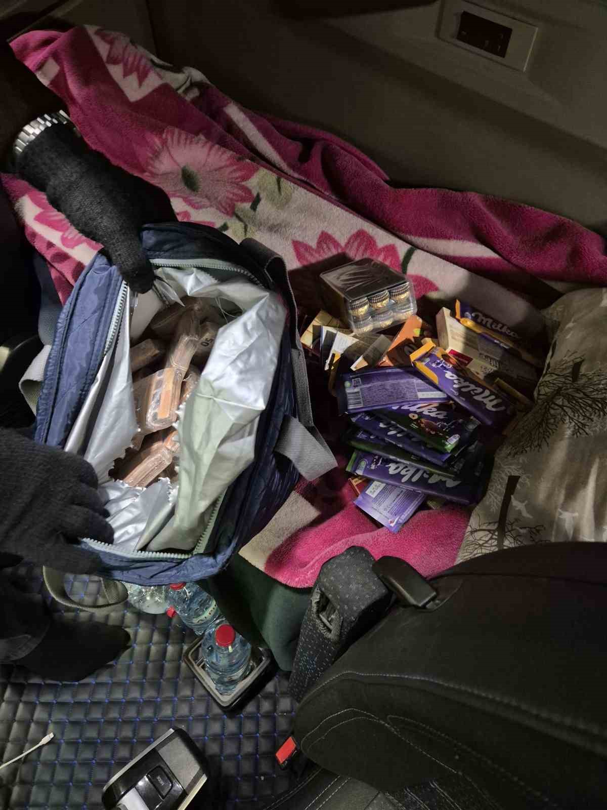 cikolata dolu cantadan 220 bin euro cikti 3 HfACksfJ
