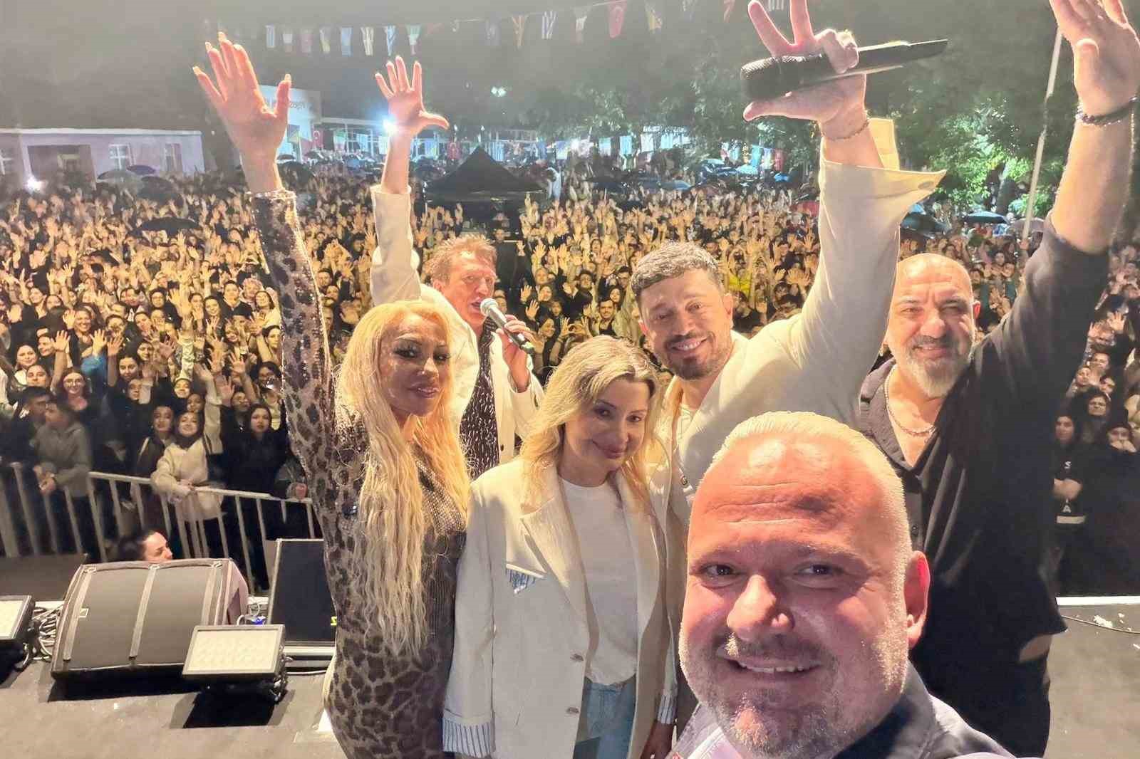 Çilek tadında festival, milyonu aşkın misafir ağırladı 5 cilek tadinda festival milyonu askin misafir agirladi 1 2KP9gZCi