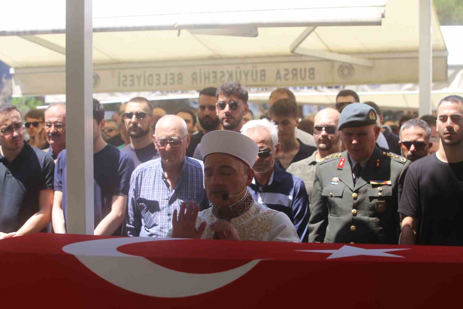 Cilo Dağı’nın zirvesinde hayatını kaybeden Bursalı dağcı son yolculuğuna uğurlandı 9 cilo daginin zirvesinde hayatini kaybeden bursali dagci son yolculuguna ugurlandi 5 uK9kSGjY