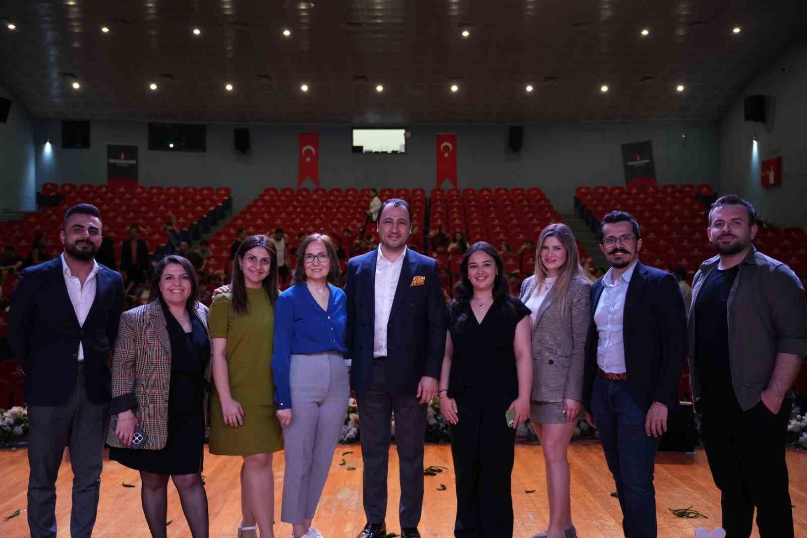 Çimentaş’tan 23 Nisan’da Hataylı öğrencilere eğitim ve dayanışma desteği 4 cimentastan 23 nisanda hatayli ogrencilere egitim ve dayanisma destegi 0 jmDlsdsw