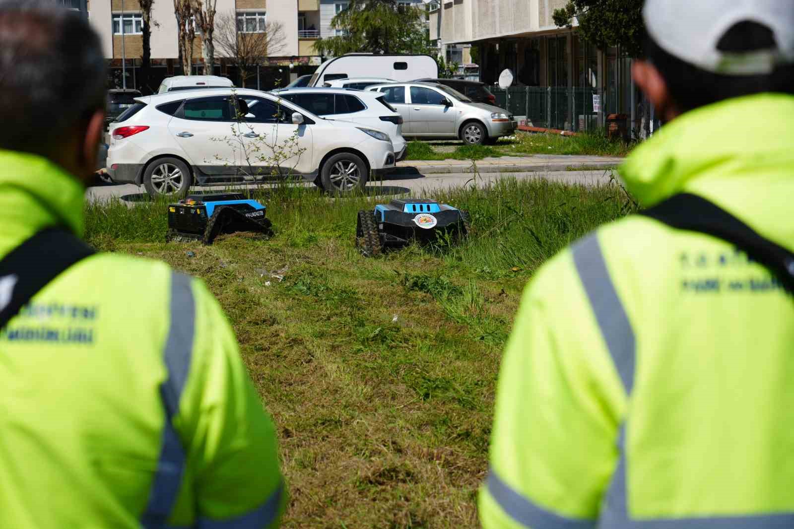 cimleri artik robotlar biciyor 6 kisilik isi 2 robot yapiyor 11 rUDq4sNR