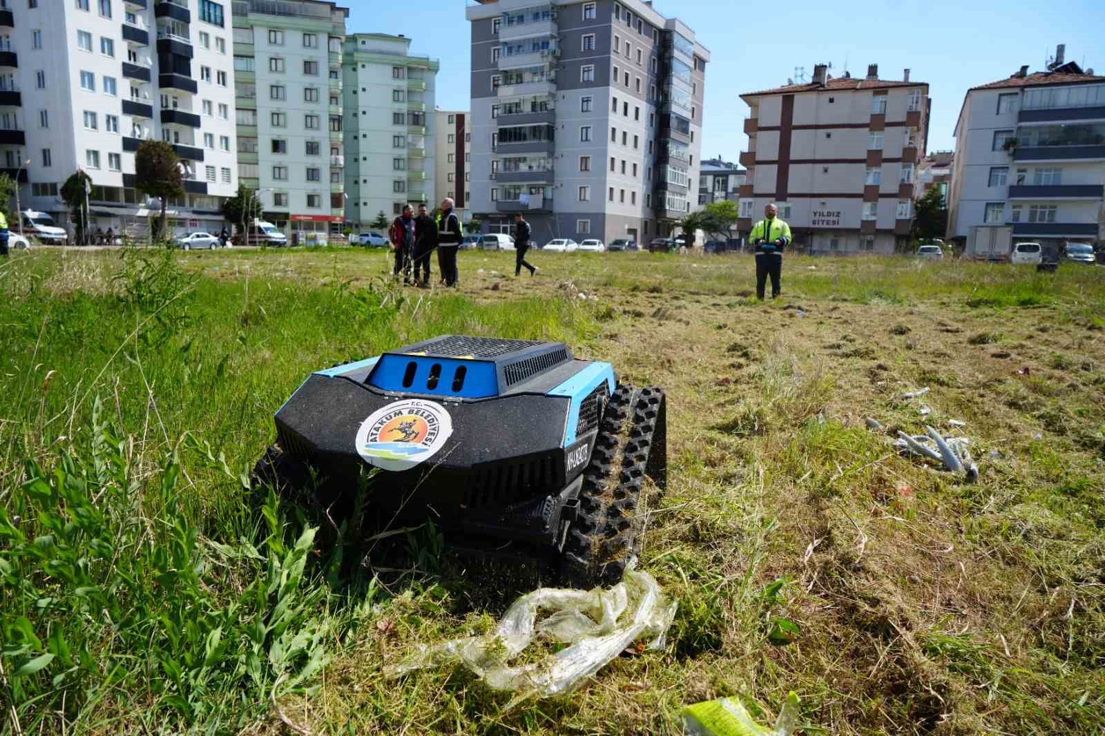 cimleri artik robotlar biciyor 6 kisilik isi 2 robot yapiyor 5 DQH1ytrG