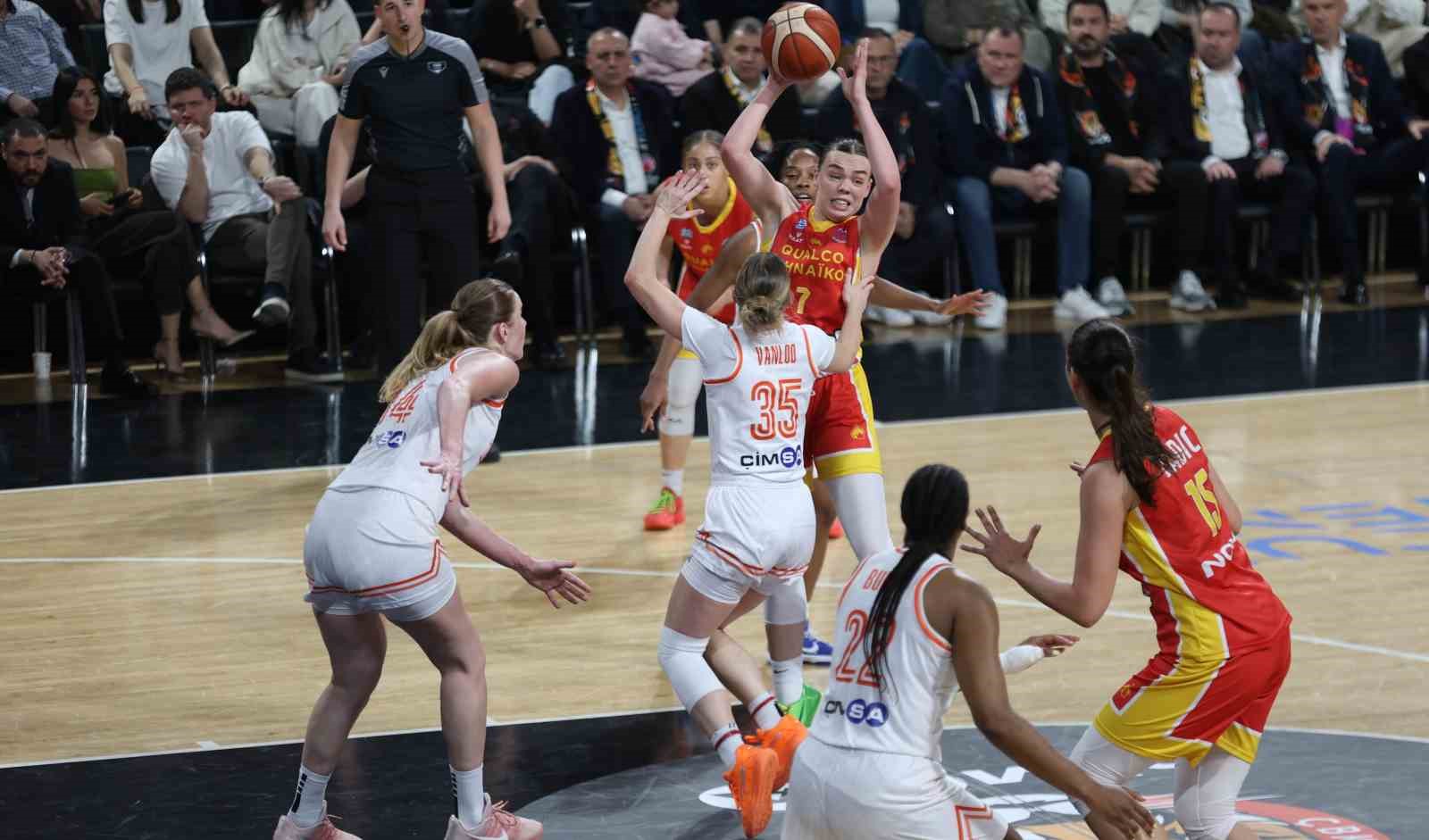 cimsa cbk mersin 75 athinaikos qualco 77 4 MNNHXfWF