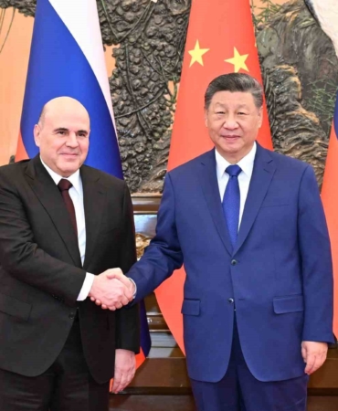 cin-devlet-baskani-xi-rus-basbakan-misustin-ile-gorustu-qrgAvYUC.jpg