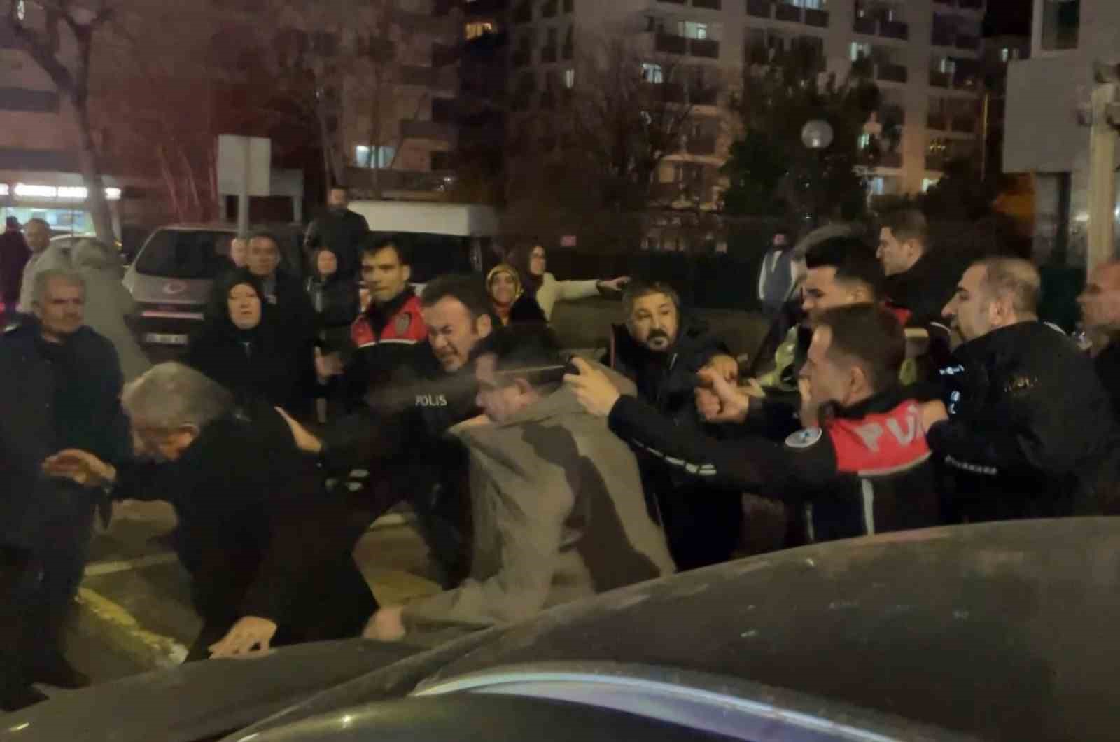 cinayet davasi sonrasi adliye onu karisti polis mudahale etti 4 yarali 12 gozalti 0 RZDjrpNi
