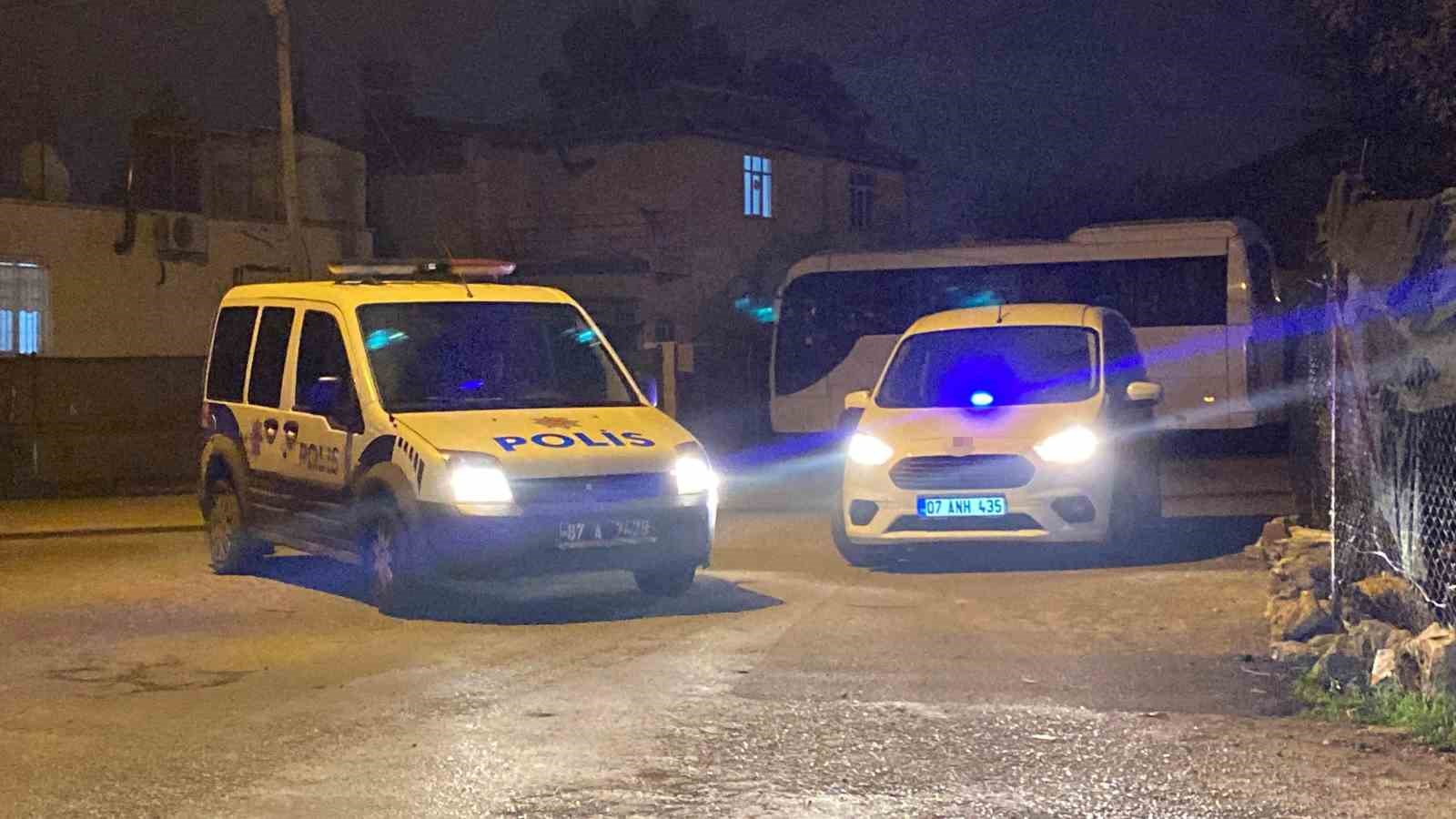 Cinayet davasında eşi öldürülen kadın: "Kızımı kaçırıp kapının önüne attılar" 7 cinayet davasinda esi oldurulen kadin kizimi kacirip kapinin onune attilar 3 QNPhLpbY