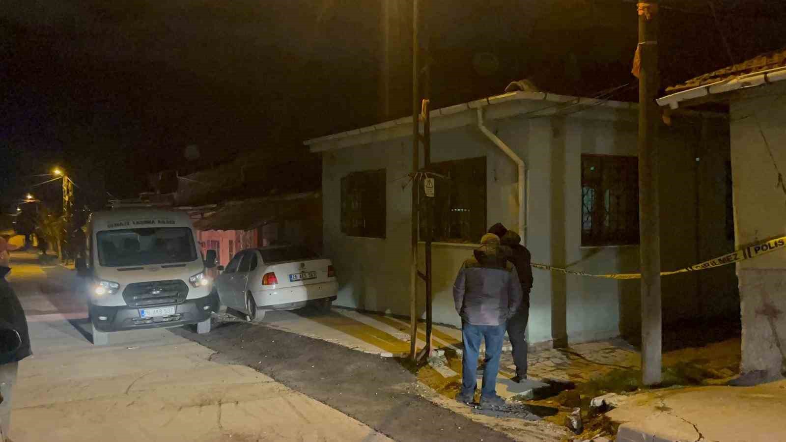 cinayet isledigini ihbar etti belirttigi adrese uzun namlulu silahlarla girildi 5 fXMIMCcR