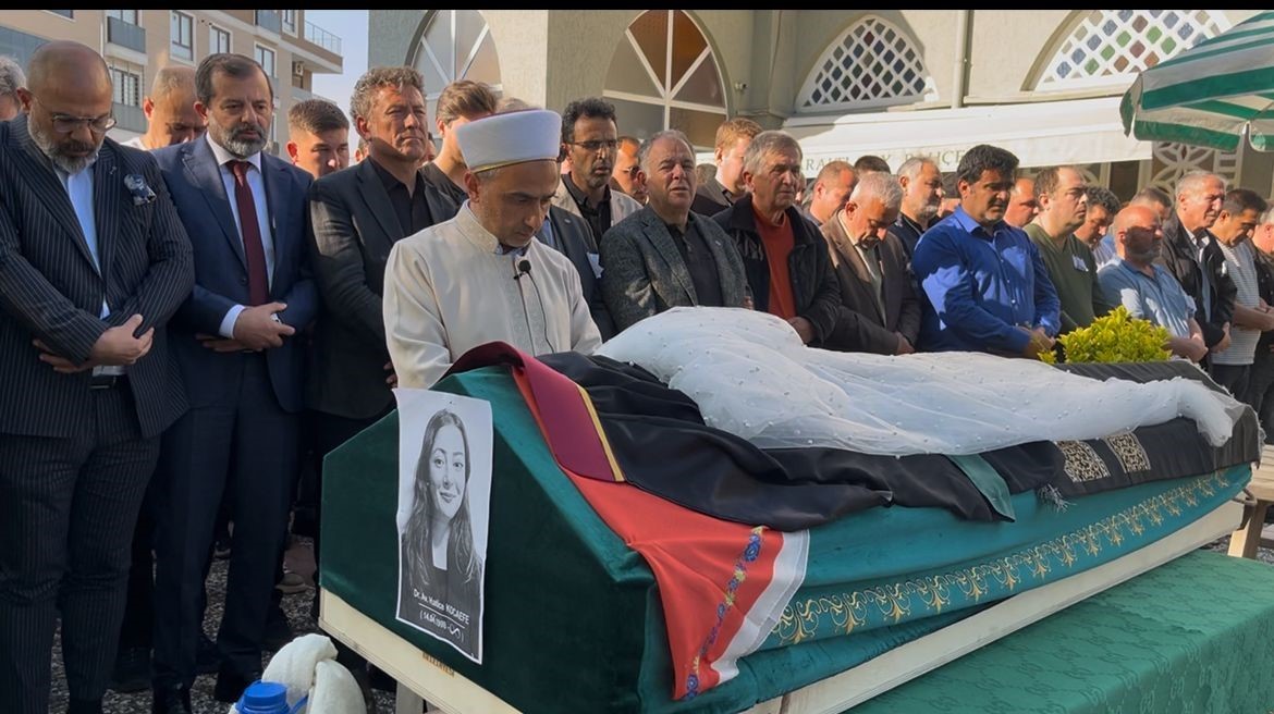 cinayet kurbani avukat hatice kocaefe duvagiyla son yolculuguna ugurlandi 0 L3V8nqge