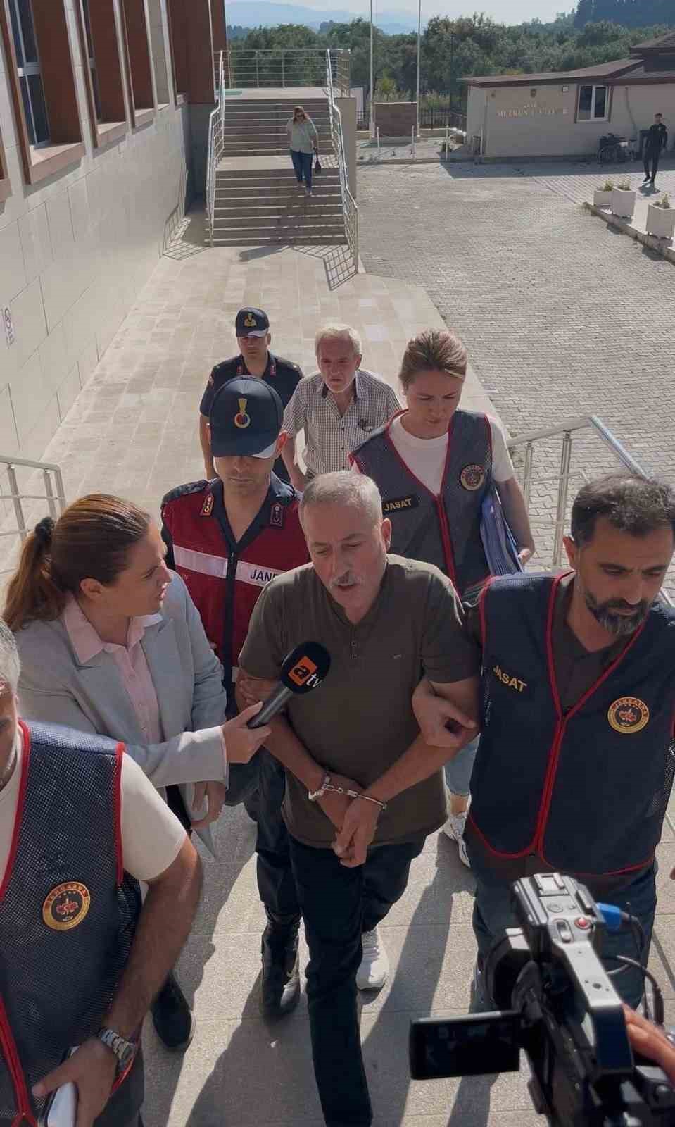 Cinayet zanlısının bahçesinde bulunan kemikler kayıp Emrah Elveren’e ait çıktı 6 cinayet zanlisinin bahcesinde bulunan kemikler kayip emrah elverene ait cikti 2 eYtZBSdY