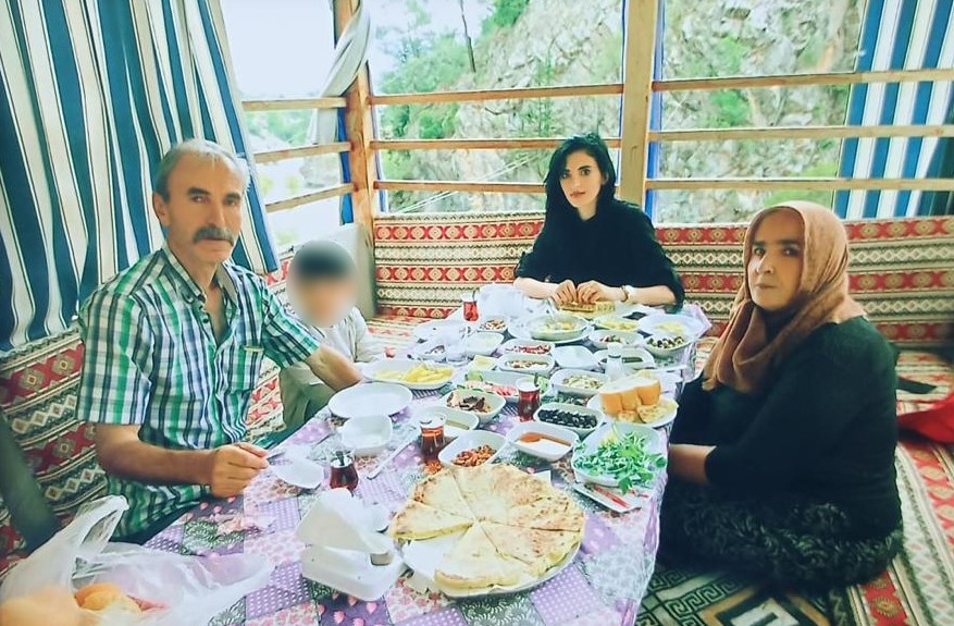 Cinayete kurban giden Kübra Yapıcı’nın ailesi: "10 kez müebbet alsınlar" 5 cinayete kurban giden kubra yapicinin ailesi 10 kez muebbet alsinlar 1 GK4XgaH9