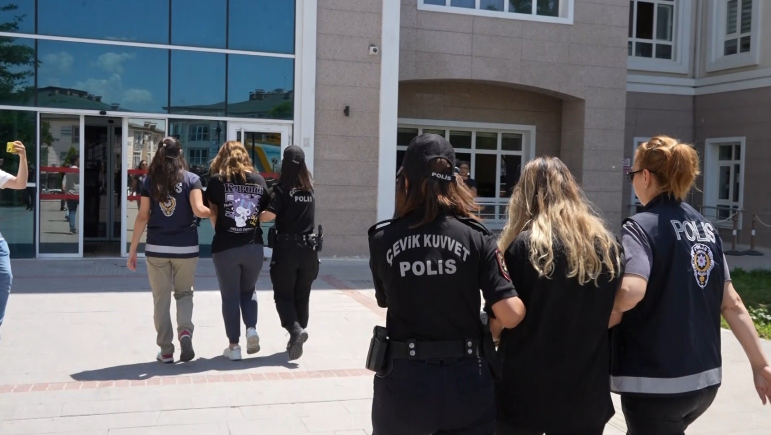 Cinayetle biten yasak ilişki davasında 2 sanığa ağırlaştırılmış müebbet 9 cinayetle biten yasak iliski davasinda 2 saniga agirlastirilmis muebbet 5 iZJjAazH