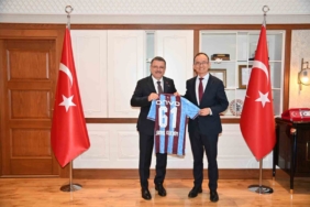 Bakan Ersoy, ABD’nin Ankara Büyükelçisi Tom Barrack’ı ağırladı 2 thumbnail