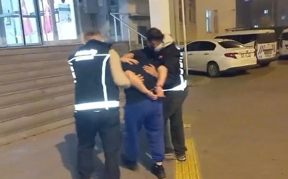 ‘Cinsel istismar’ suçundan 12 yıl kesinleşmiş hapsi bulunan şahıs yakalandı 4 cinsel istismar sucundan 12 yil kesinlesmis hapsi bulunan sahis yakalandi 0 8BfEUaBR