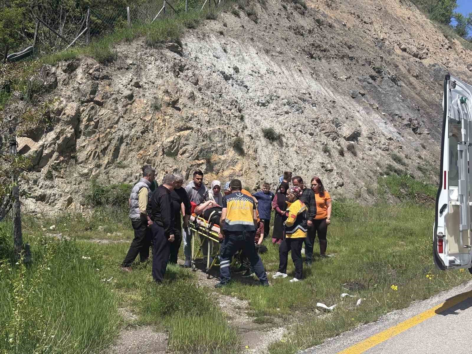 cip ile hafif ticari arac carpisti 3 yarali 1 4yNClbYD