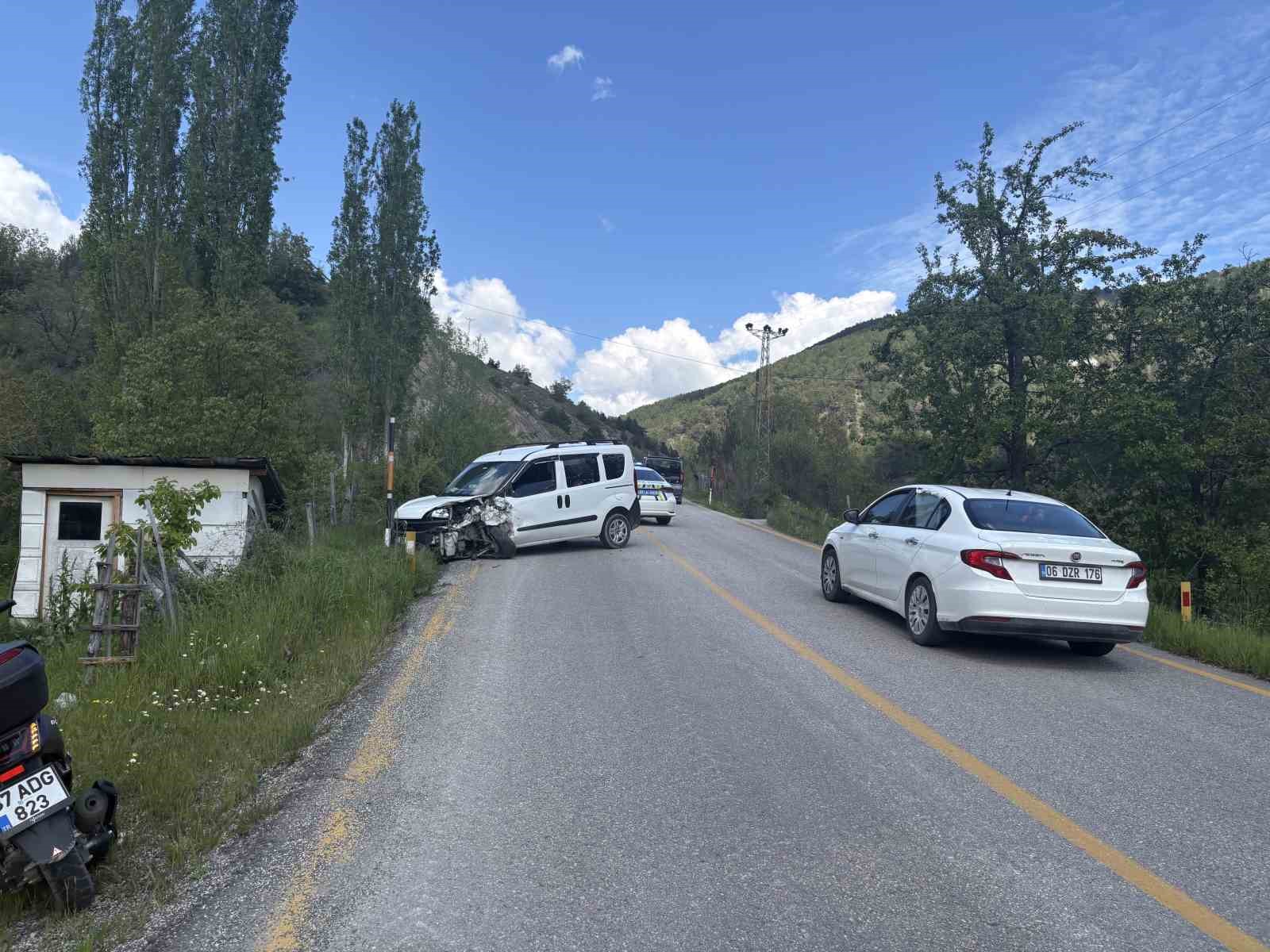 cip ile hafif ticari arac carpisti 3 yarali 3 6i7DHDrZ