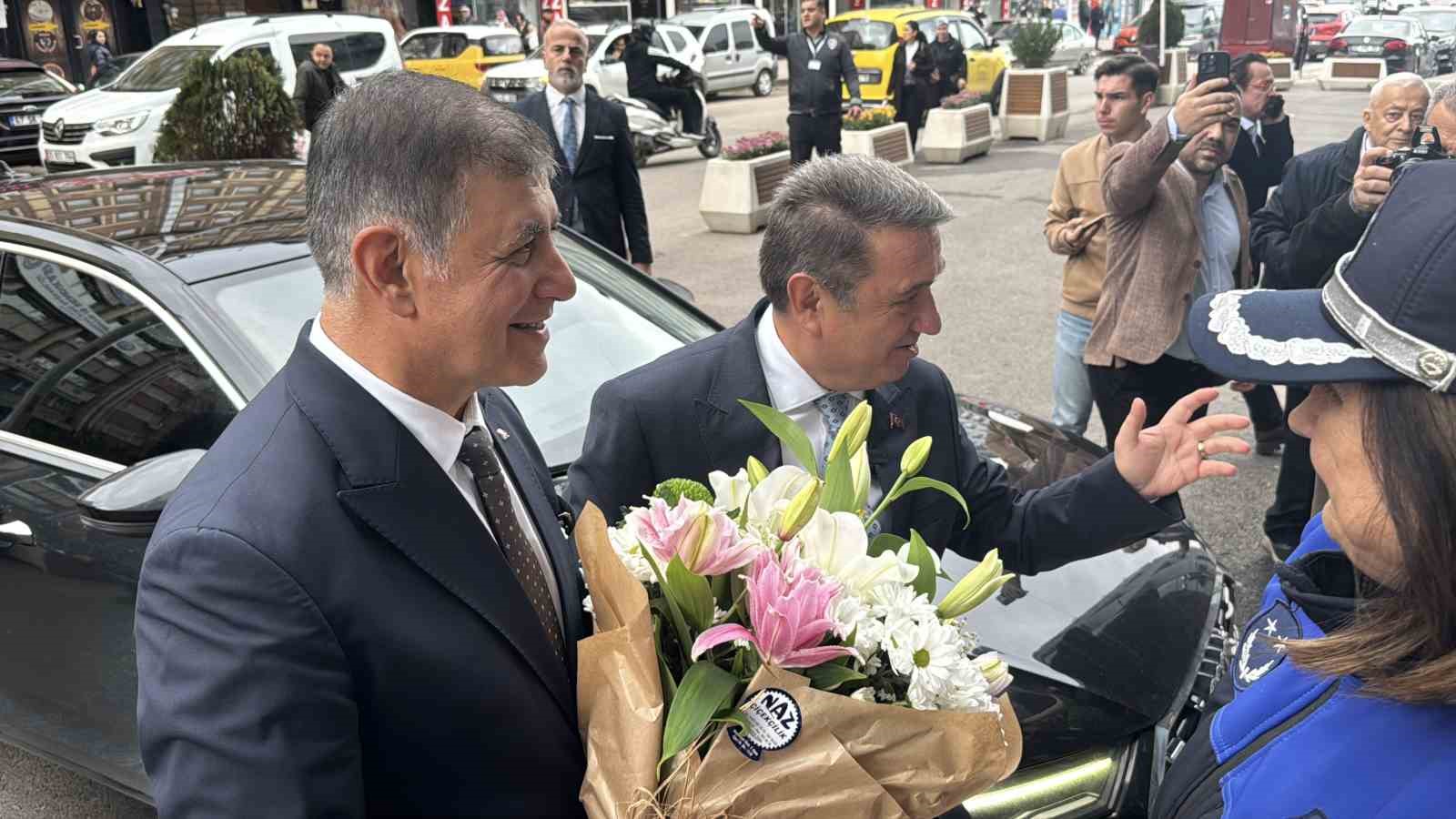 ciplak ayak eylemine baskan cemil tugaydan yanit 1 7eFSTbOQ