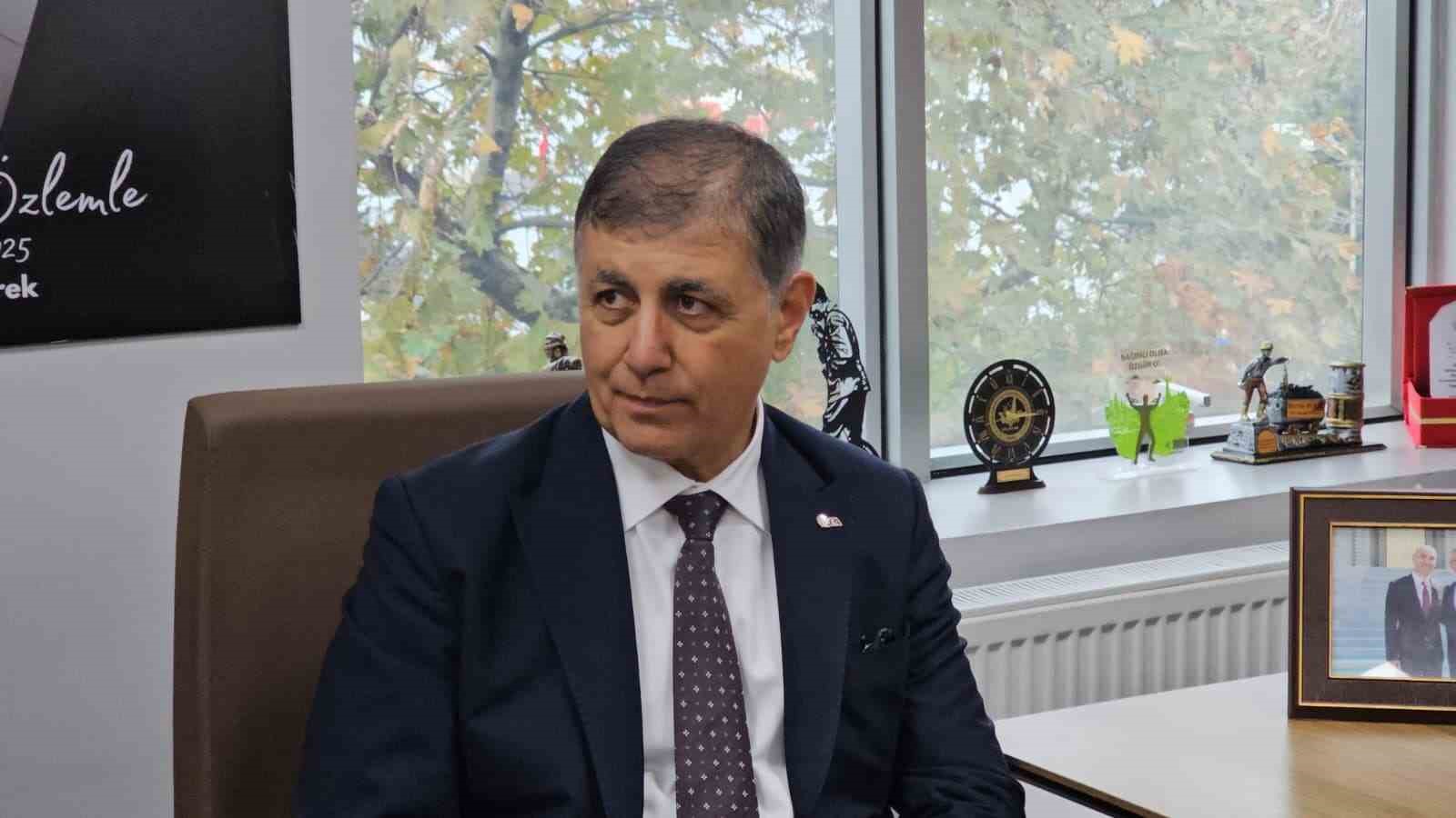 ciplak ayak eylemine baskan cemil tugaydan yanit 2 a7zVV69O
