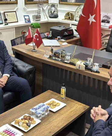 ciplak-ayak-eylemine-baskan-cemil-tugaydan-yanit-Xu8wkIme.jpg