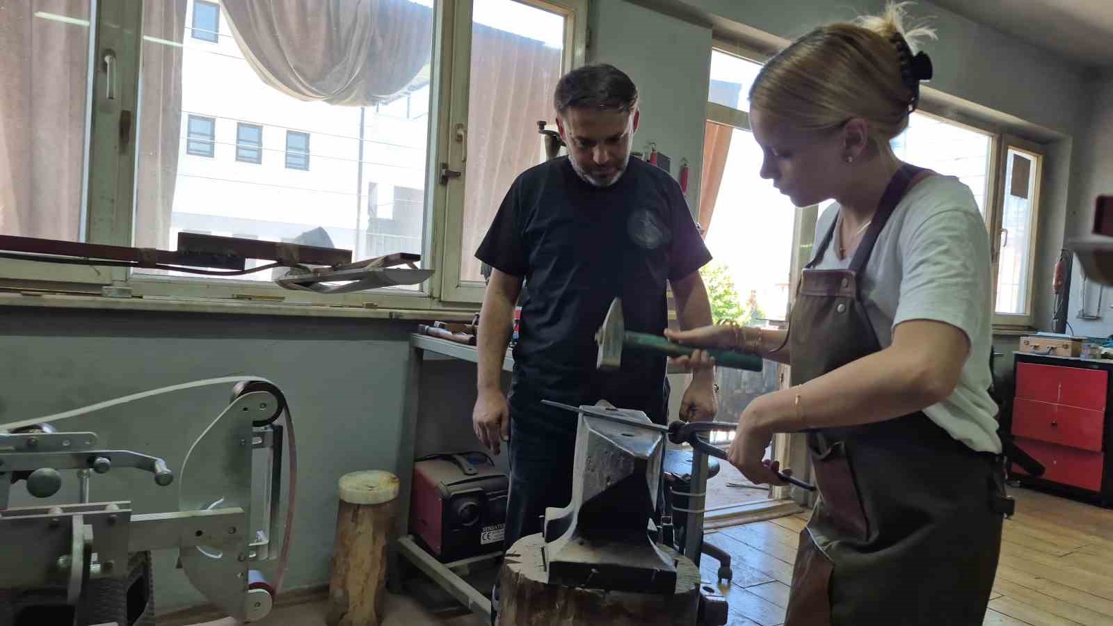 cirak bulamayan unescolu usta sanatini kizina ogretiyor 5 kFkkRu1b