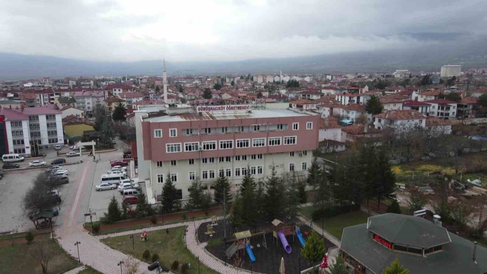 Çırak öğrencilerden örnek davranış: Aldıkları suyu kameraya gösterip parasını bıraktılar 8 cirak ogrencilerden ornek davranis aldiklari suyu kameraya gosterip parasini biraktilar 4