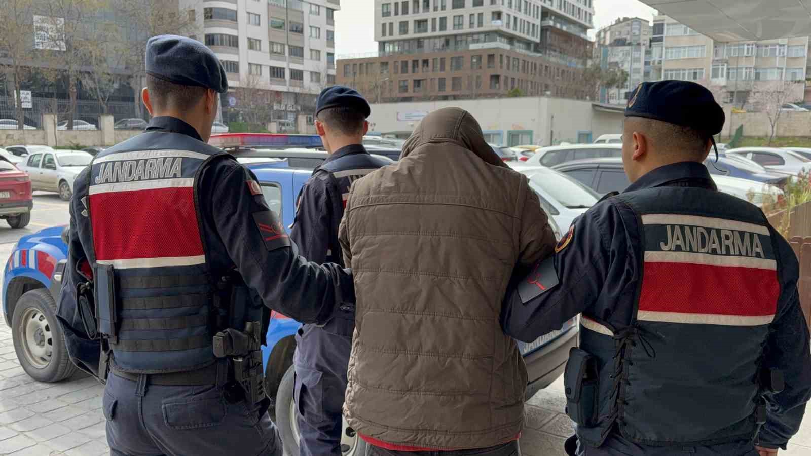 civi cakma makinesi hirsizligina tutuklama 2 zSTQtgfu