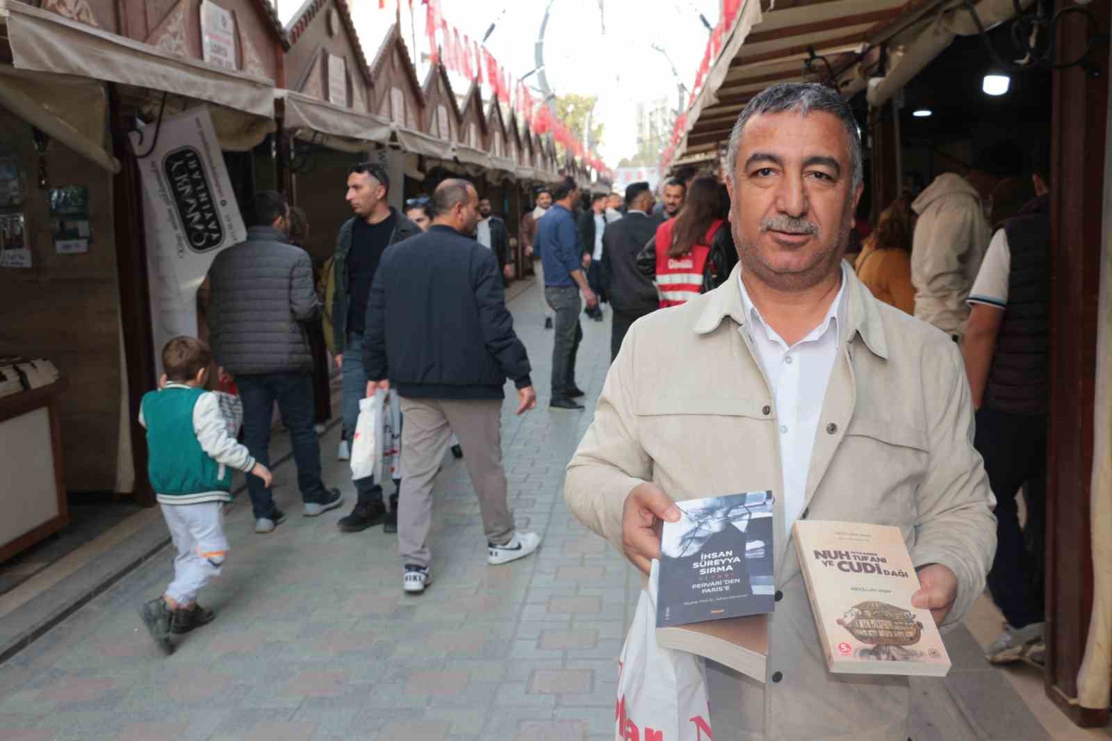 Cizre Kitap Fuarı’nı 10 günde yüz bini aşkın kişi ziyaret etti 8 cizre kitap fuarini 10 gunde yuz bini askin kisi ziyaret etti 4 dNuNdVYZ