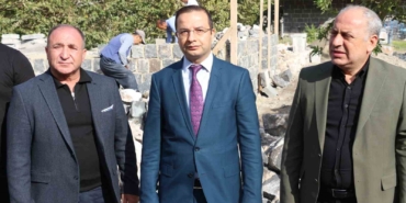 cizrede-abdaliye-medresesinin-yikilan-tarihi-duvari-yeniden-insa-ediliyor-RLIGKRl6.jpg