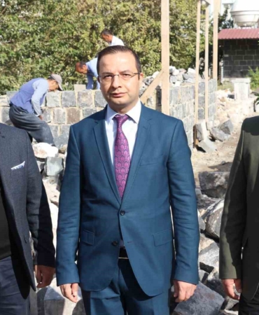 cizrede-abdaliye-medresesinin-yikilan-tarihi-duvari-yeniden-insa-ediliyor-RLIGKRl6.jpg