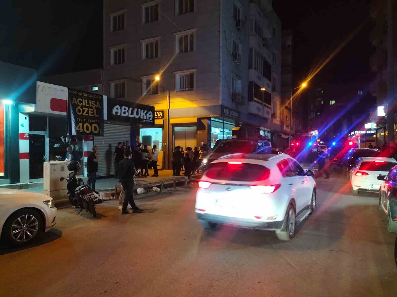 cizrede aile ici kavgada 3 kisi silahla yaralandi 3 Wj6vuCkc