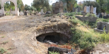 cizrede-definecilerin-hedefindeki-tarihi-medreseye-restorasyon-talebi-KzQYDgnV.jpg