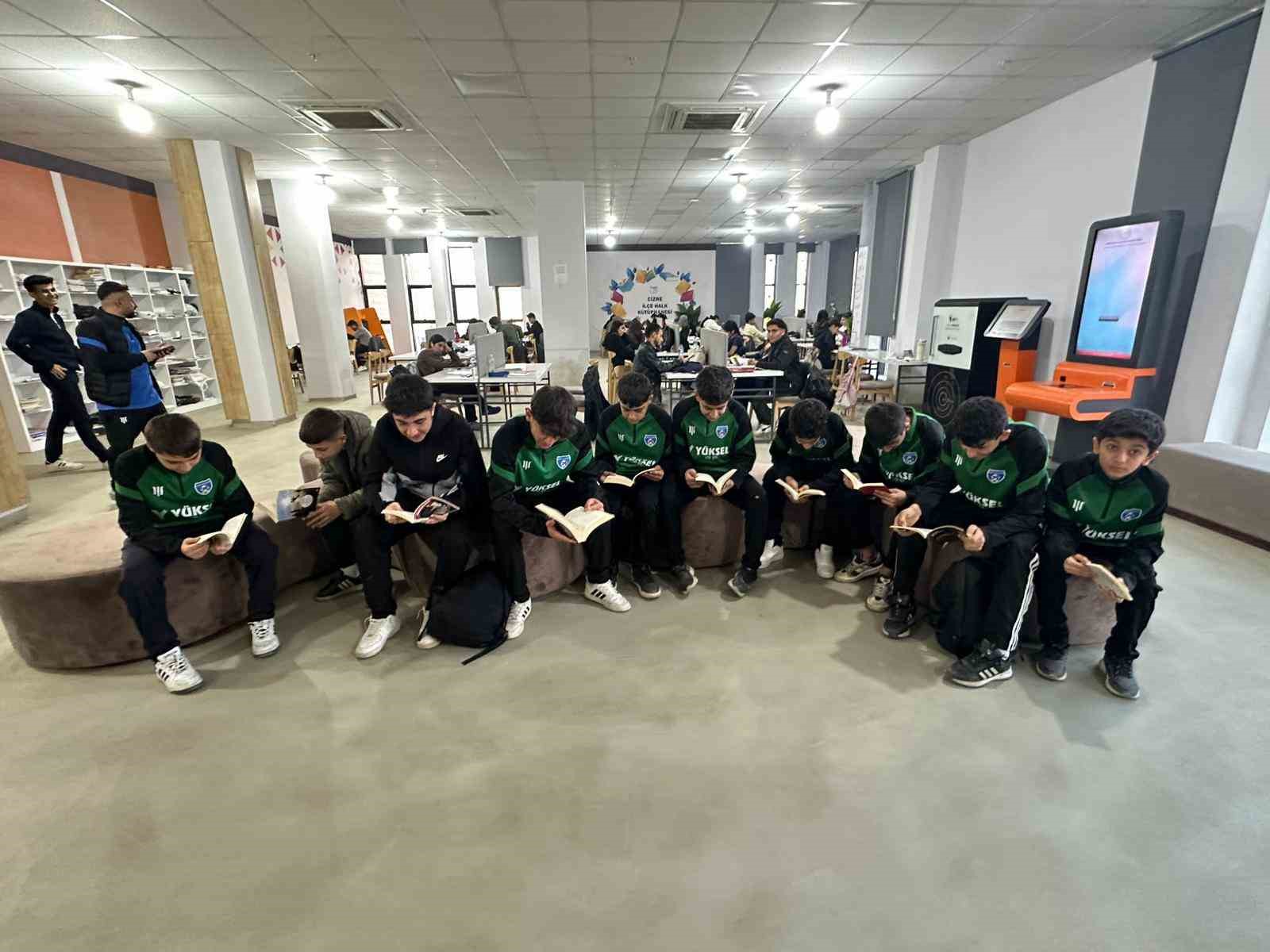 Cizre’de genç sporcular saha ve kitap arasında köprü kuruyorlar 6 cizrede genc sporcular saha ve kitap arasinda kopru kuruyorlar 2