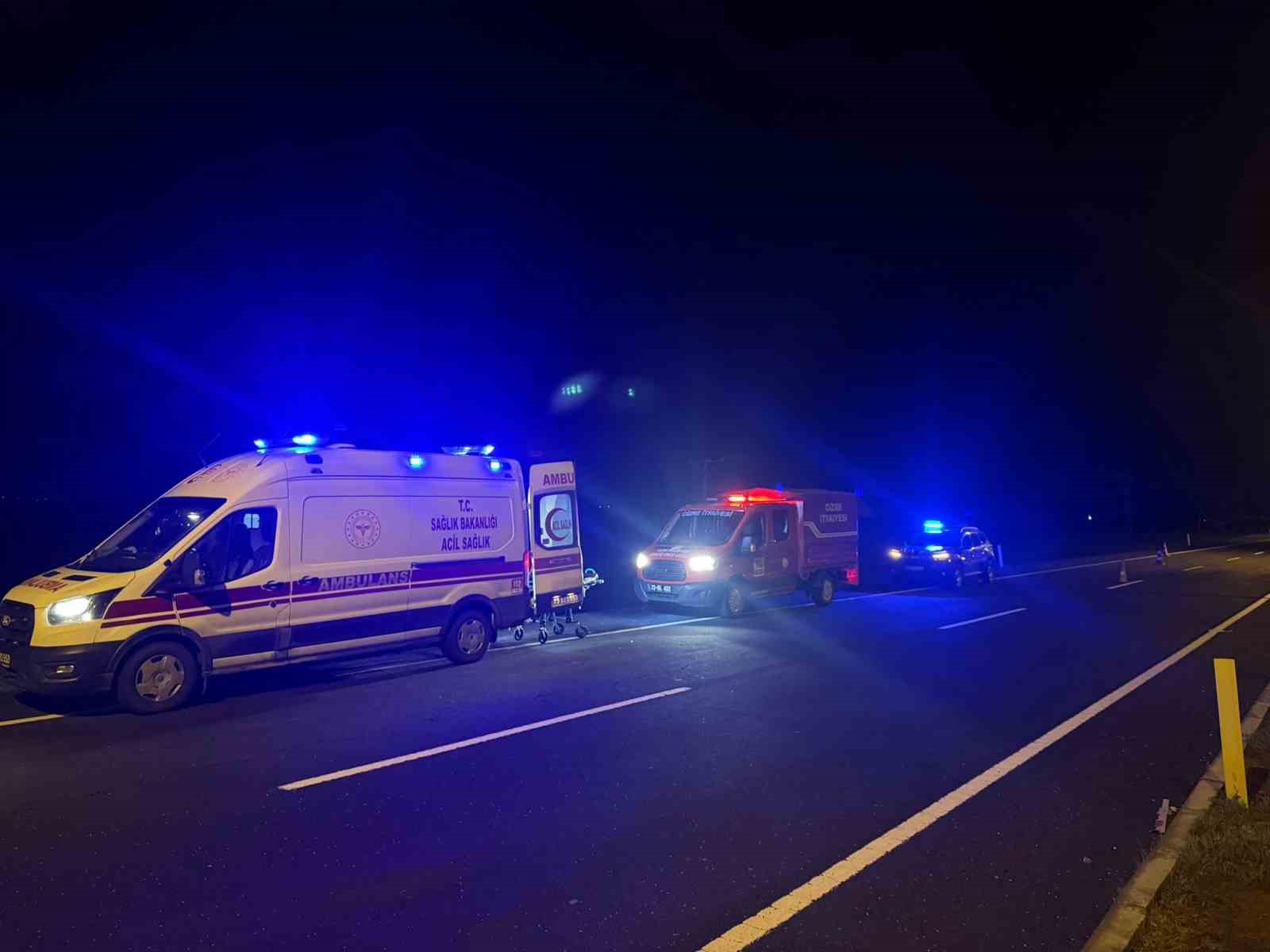cizrede hafif ticari arac sarampole yuvarlandi 1 olu 1 agir yarali 6 ssOlVPVK