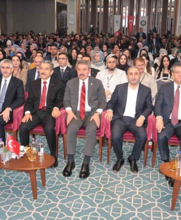 cizrede-iv-uluslararasi-melaye-ciziri-sempozyumu-basladi-2McY3Zrb.jpg