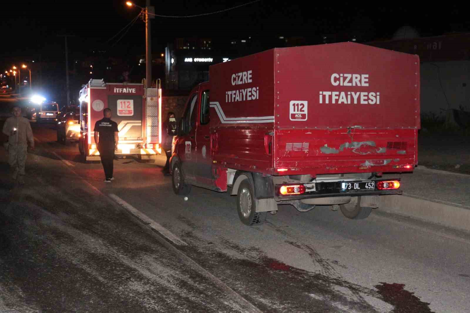 cizrede kamyonet otomobile arkadan carpti 2 yarali 2 6ubAwqtn