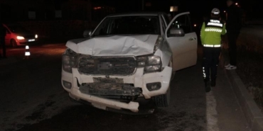 cizrede-kamyonet-otomobile-arkadan-carpti-2-yarali-RAEPkd5s.jpg