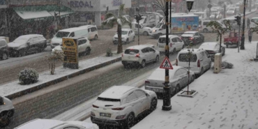 cizrede-kar-yagisi-hava-ve-kara-ulasimini-felc-etti-35JjpasE.jpg